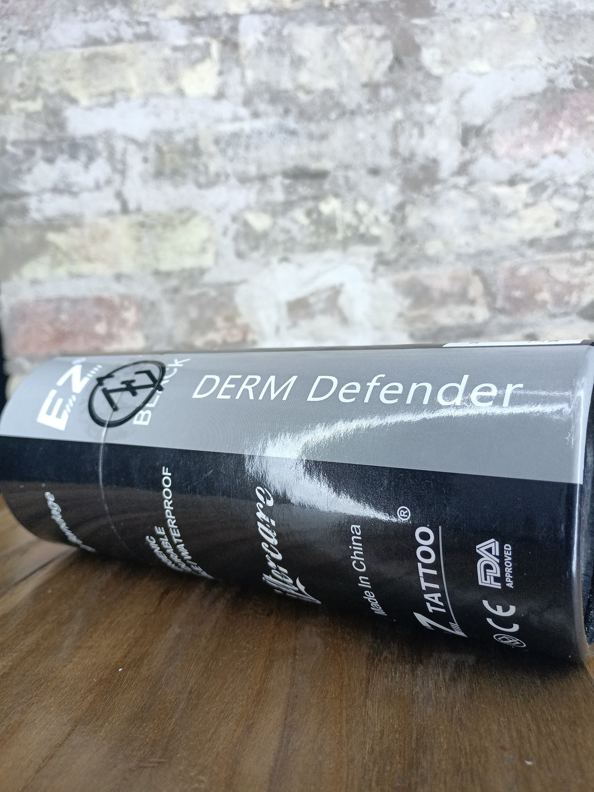 Film EZ Derm Defender Premium Gris y Negro (UV Protector)